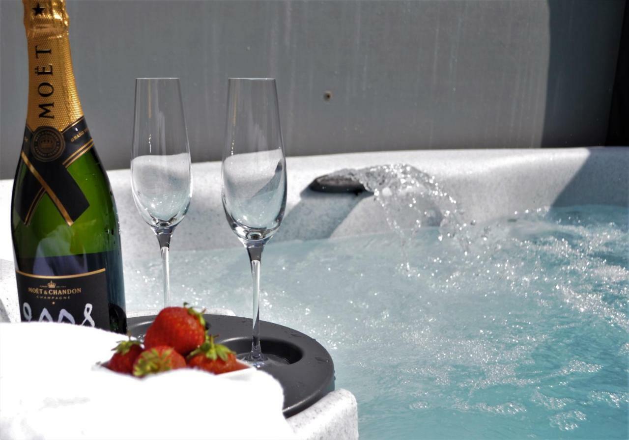 Bluebell Cottage With Hot Tub บัลลาคูลิช ภายนอก รูปภาพ